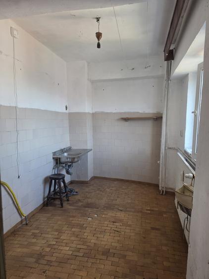 Apartament cu 2 camere decomandat în Moșilor