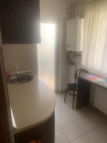 Proprietar inchiriez garsoniera metrou crangasi bloc nou - 3