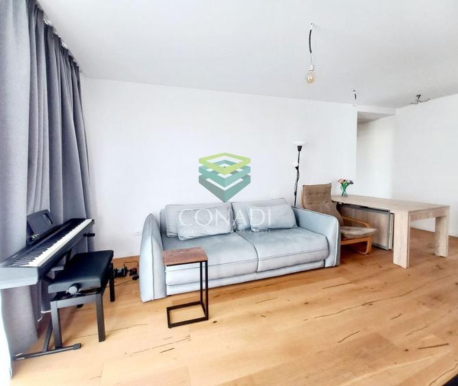 Apartament cu 3 camere semidecomandat în Aviației