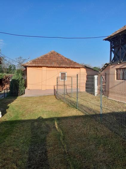 Casă cu 3 camere cu Teren 4000 Mp în Dejești