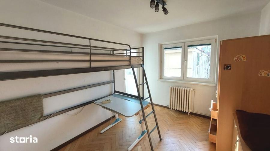 Apartament cu 3 camere decomandat în Calea Dumbrăvii