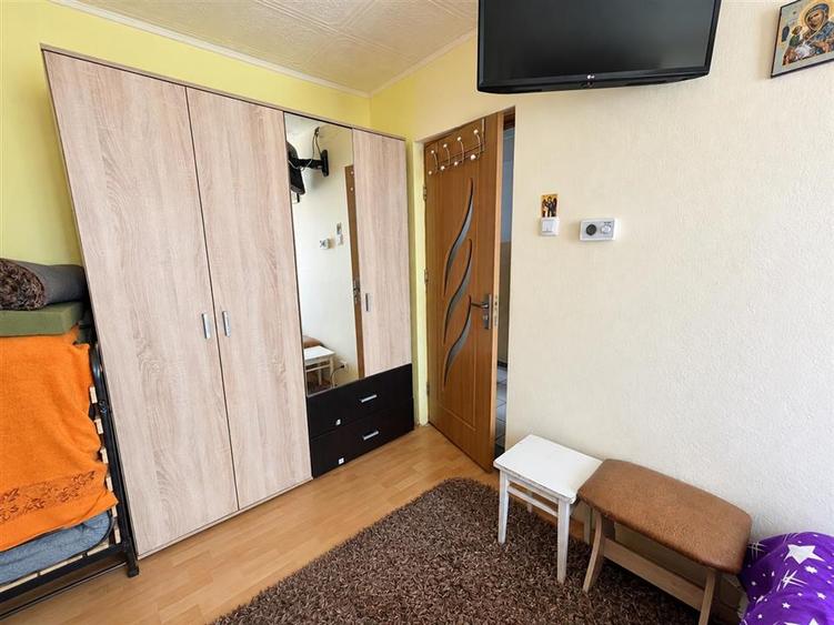 Garsonieră decomandată, mobilată în Vasile Aaron