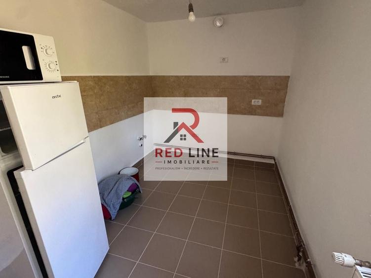 Casă individuală cu 4 camere cu Canalizare în Gura Văii