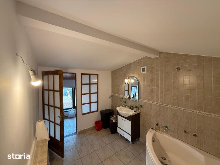 Casă cu 5 camere cu Teren 197 Mp în Rahova