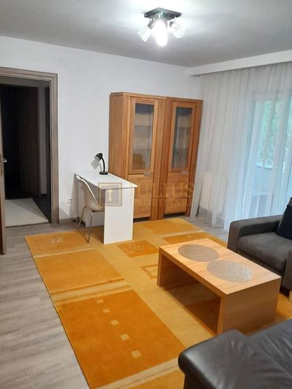 Apartament cu 2 camere semidecomandat, mobilat în Complex Studențesc