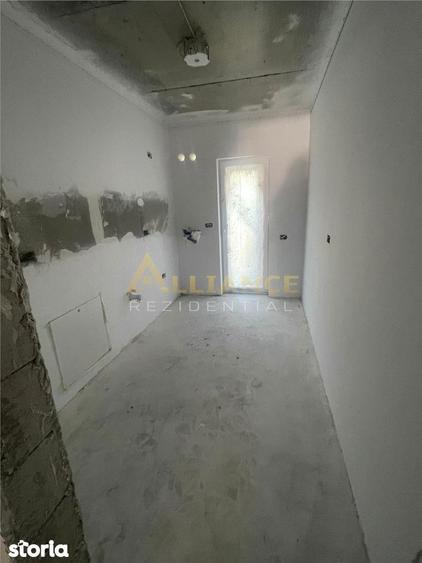Garsonieră decomandată în Apărătorii Patriei