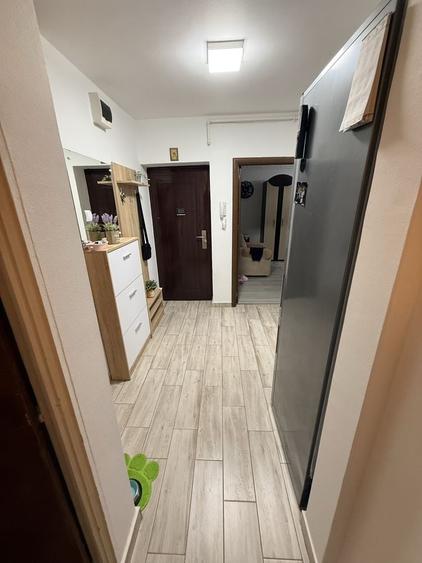 Apartament cu 3 camere decomandat în Crângași