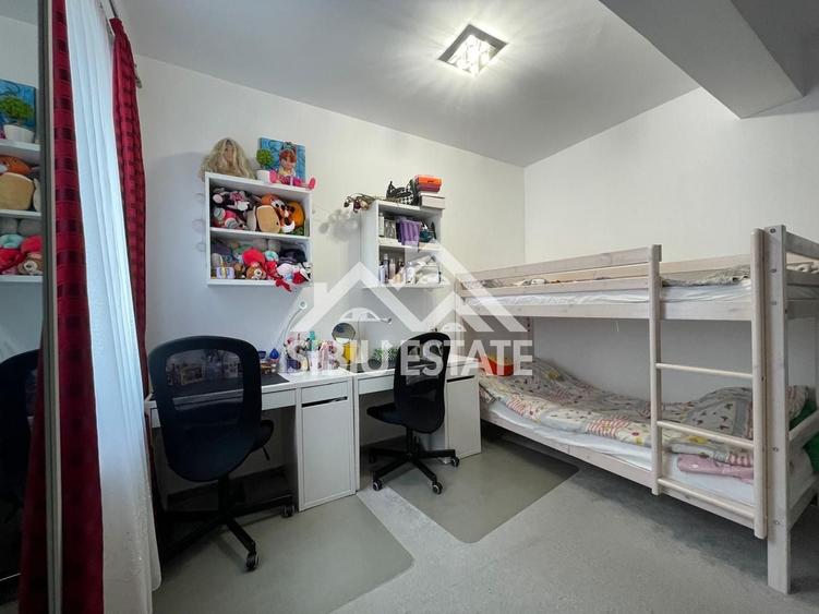 Apartament cu 3 camere decomandat, mobilat în Turnișor