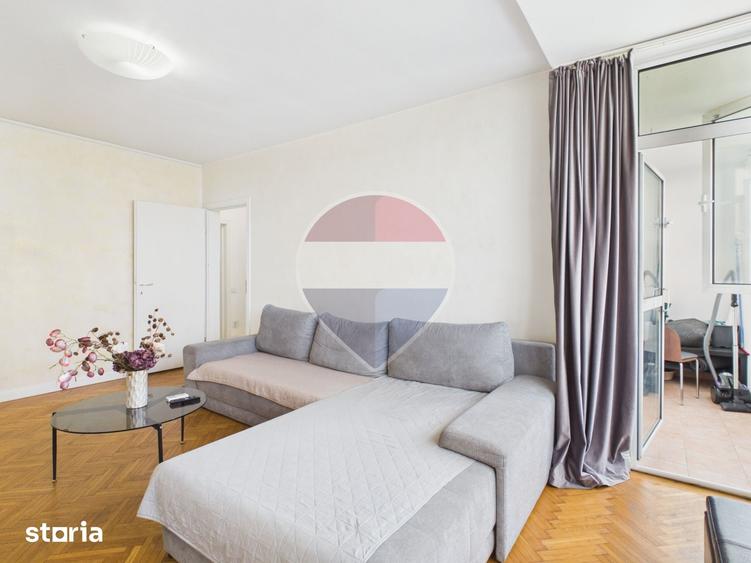 Apartament cu 3 camere în Tei