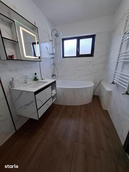 Casă cu 4 camere cu Teren 250 Mp în Geamăna