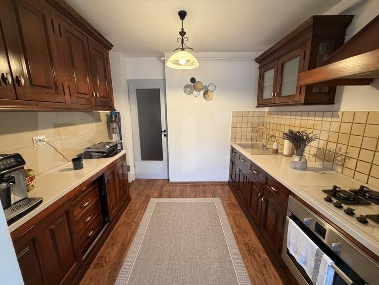 Apartament cu 3 camere decomandat, mobilat în Ampoi 3