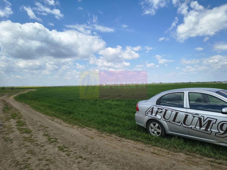Teren Construcții intravilan de 12450 mp, în Poșta