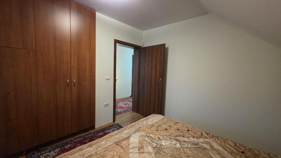 Casă individuală cu 4 camere cu Canalizare în Dumbrăvița