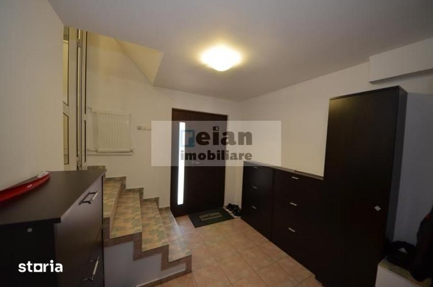Casă cu 6 camere cu Teren 150 Mp în Aviației