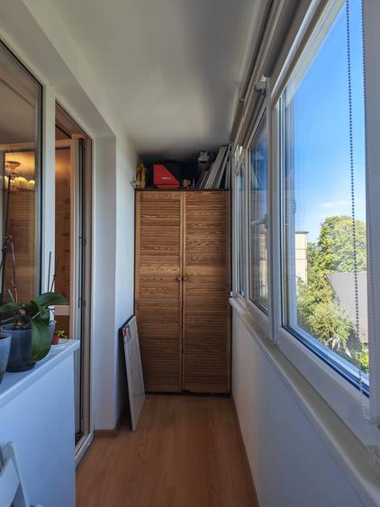 Apartament cu 3 camere decomandat, mobilat în Cornișa