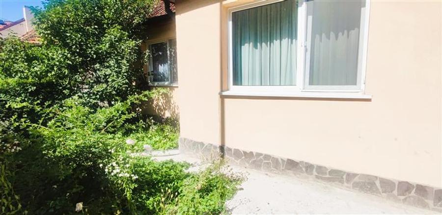 Casă individuală cu 3 camere cu Canalizare în Astra