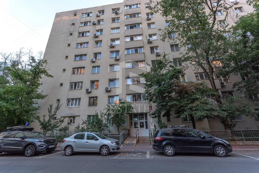 Apartament cu 3 camere semidecomandat în Basarabia