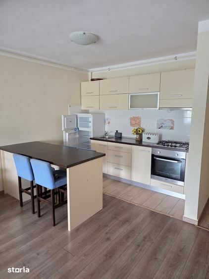 Apartament cu 3 camere în Cetate