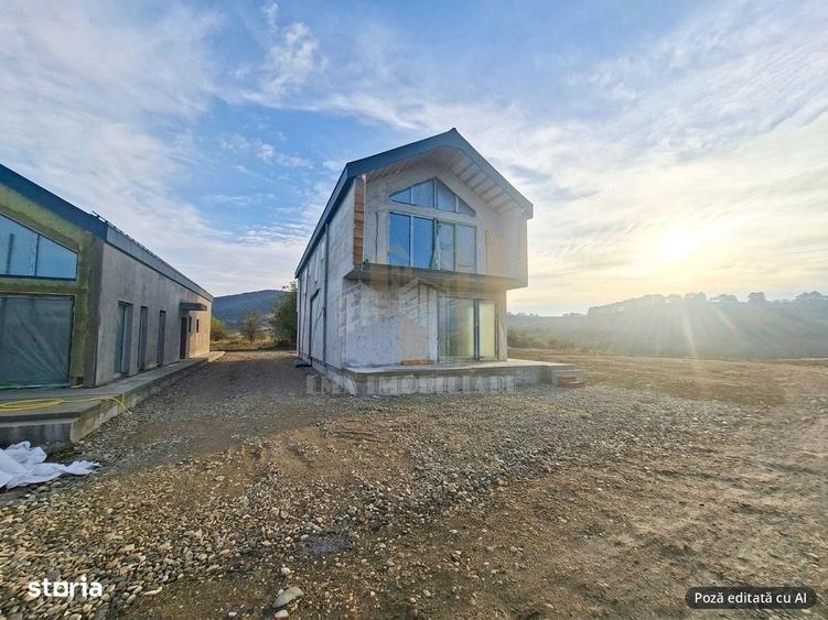 Casă cu 4 camere decomandat cu Canalizare în Sânpetru