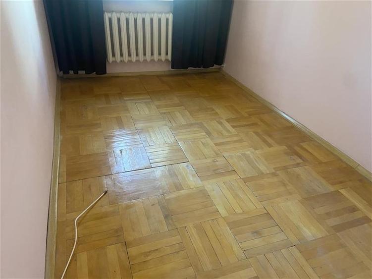 Apartament cu 4 camere nedecomandat în Sud