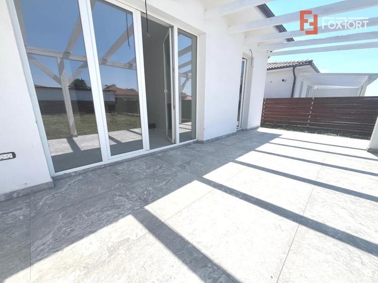 Duplex cu 4 camere cu Canalizare în Moșnița Nouă