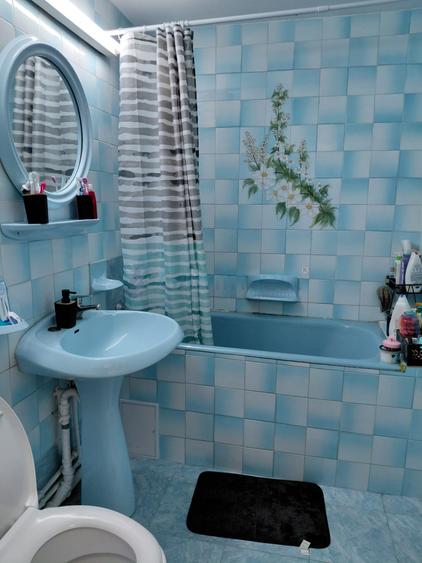 Apartament cu 3 camere decomandat, mobilat în Decebal