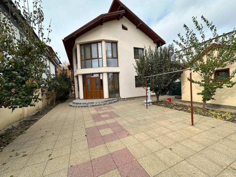 Casă cu 7 camere cu Teren 500 Mp în Chiajna
