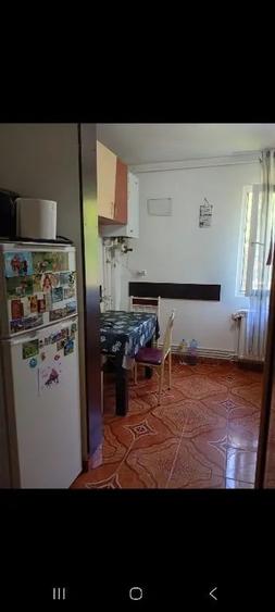 Inchiriez apartament 2 camere - 3