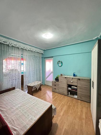 Apartament cu 3 camere decomandat în Dacia