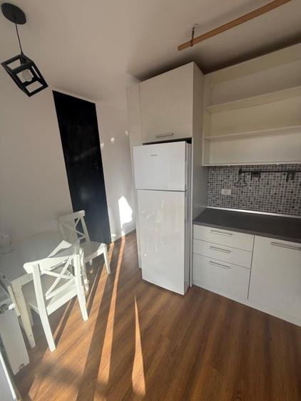 Apartament cu 2 camere decomandat, mobilat în Tractorul