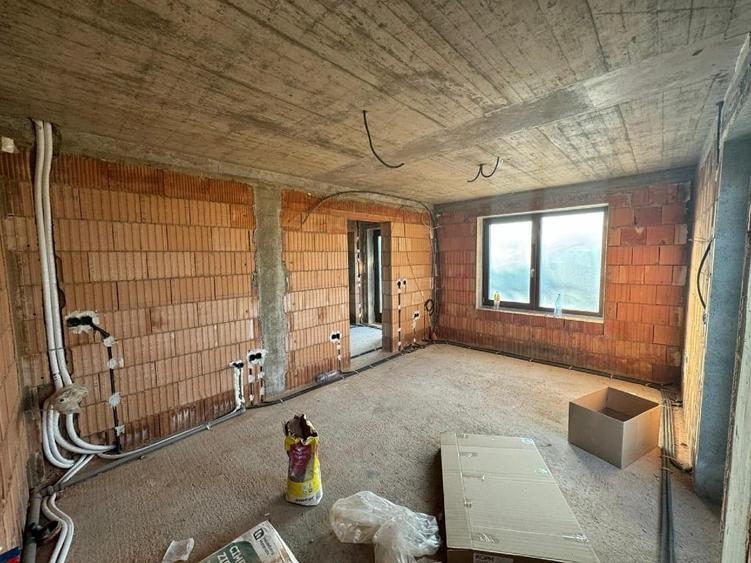 Casă individuală cu 4 camere cu Teren 533 Mp în Mărăței