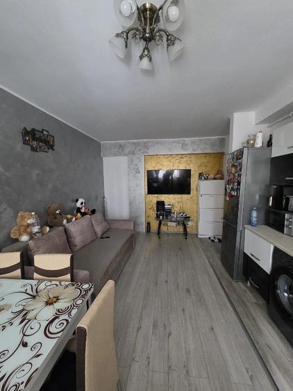 Apartament cu 2 camere semidecomandat în Chiajna