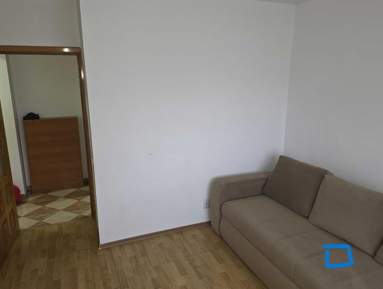 Apartament cu 3 camere decomandat, mobilat în Găvana