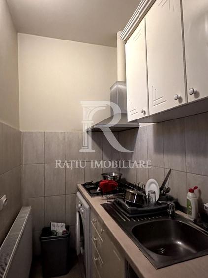 Casă individuală cu 3 camere cu Canalizare în Central