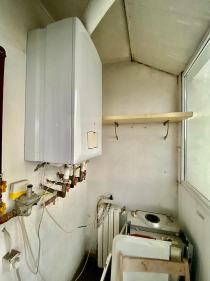 Apartament cu 4 camere decomandat în Micro 3