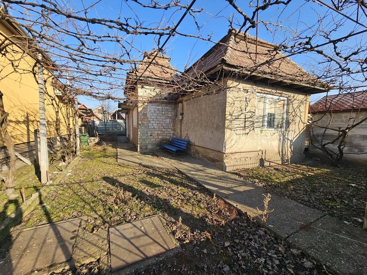 Casă cu 3 camere în Câmpia Turzii