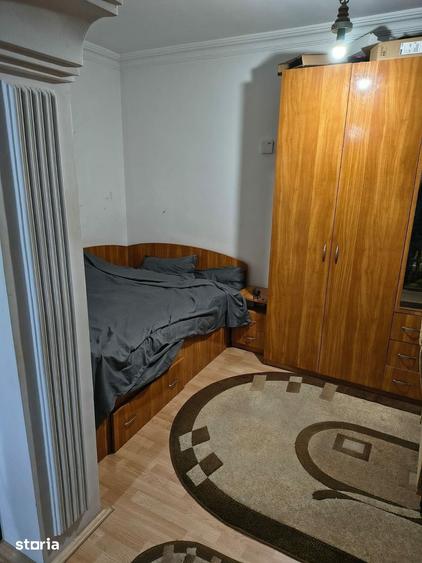 Apartament cu 4 camere decomandat în Donici