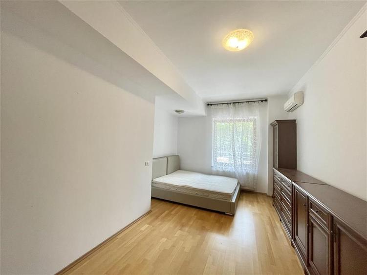 Apartament cu 3 camere decomandat în Herăstrău