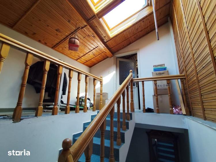 Casă cu 6 camere cu Canalizare în Chitila