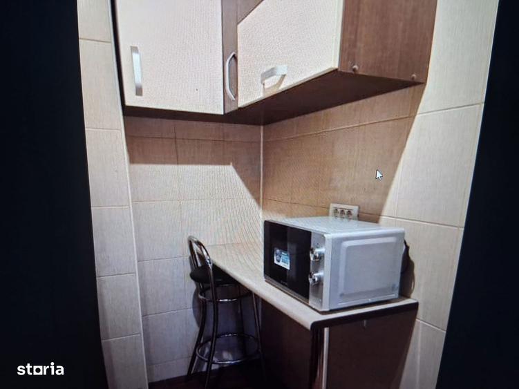 Garsonieră decomandată în Tei