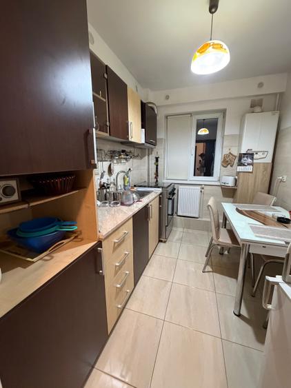 Apartament cu 2 camere semidecomandat în Podu Roș
