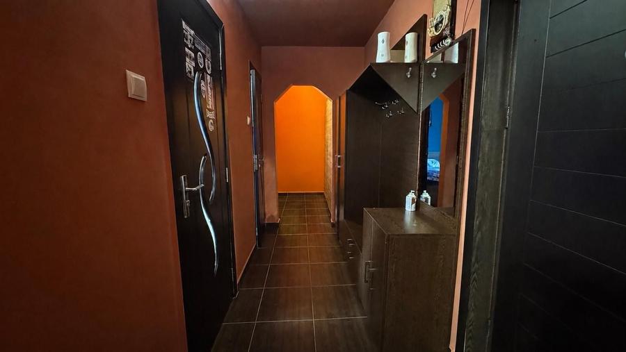 Apartament cu 4 camere, mobilat în Soarelui