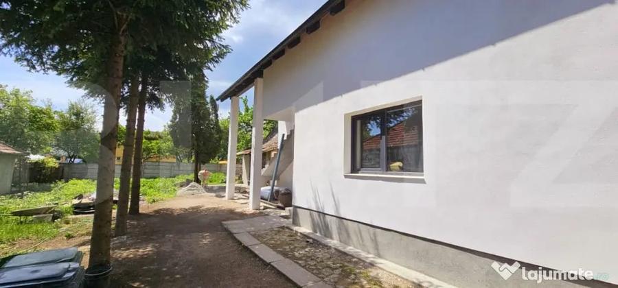 Casă cu 7 camere cu Teren 590 Mp în Semicentral