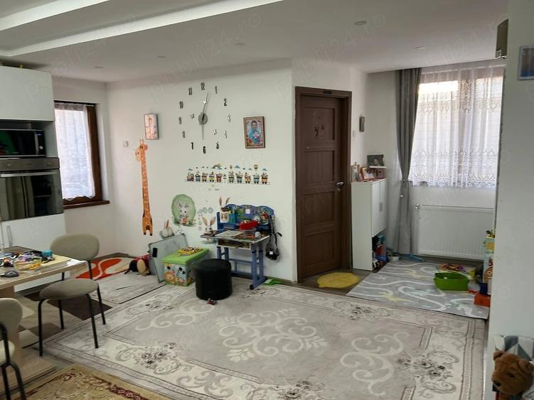 Casă cu 4 camere cu Teren 150 Mp în Central