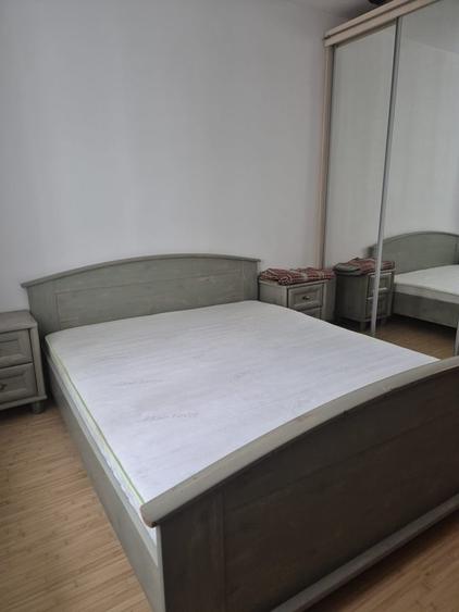 Apartament cu 3 camere decomandat în Ștefan cel Mare