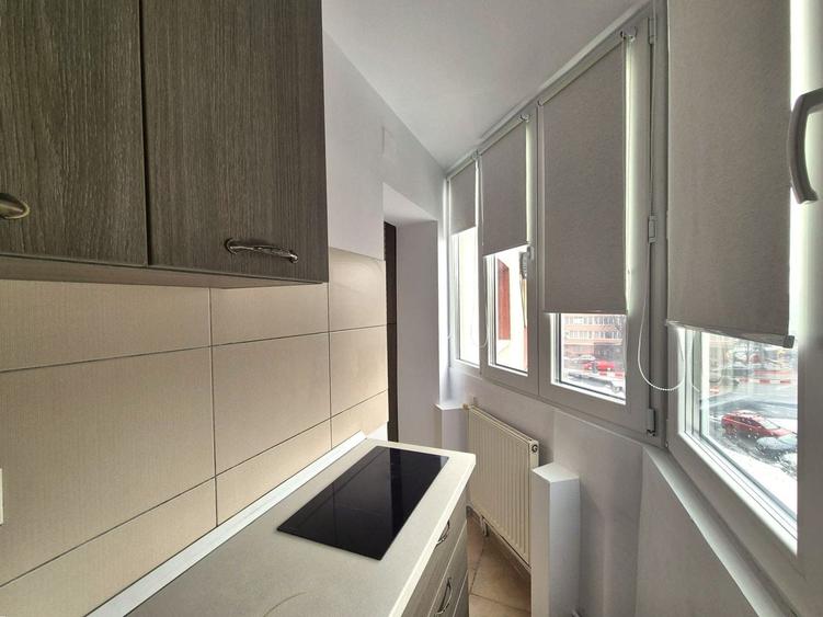 Apartament cu 2 camere decomandat, mobilat în Calea București