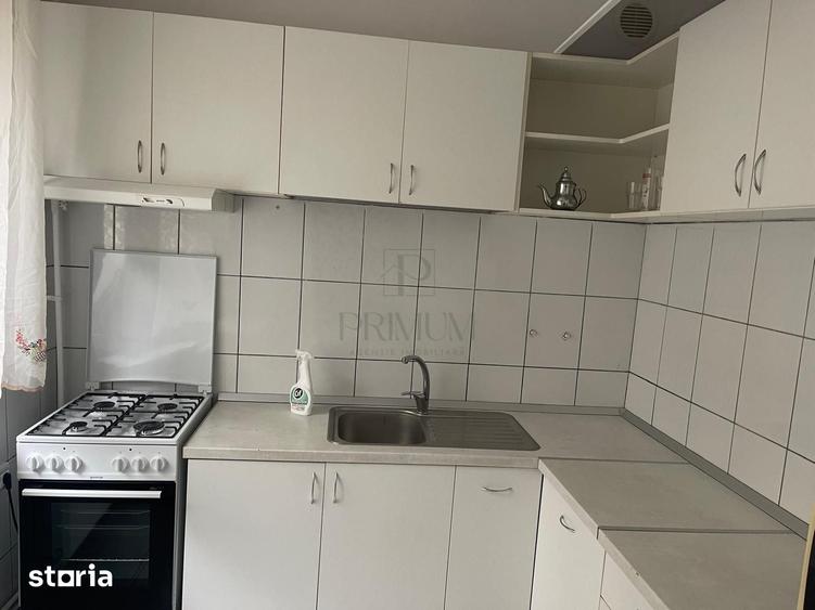 Apartament cu 3 camere decomandat în Medicină