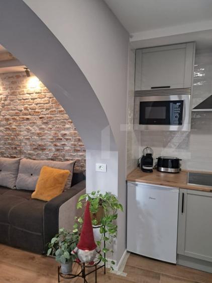 Apartament cu 2 camere semidecomandat în Centrul Istoric