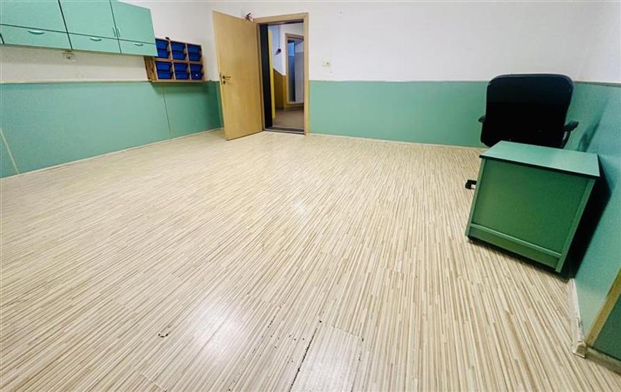 Casă individuală cu 6 camere cu Teren 275 Mp în Bartolomeu