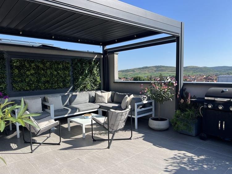 Apartament cu 3 camere decomandat în Lazaret